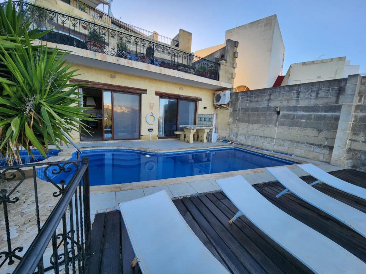 Gozo Island Escape Sleeps 4 With Private Bathroom Ghajn il-Kbira  Exterior foto
