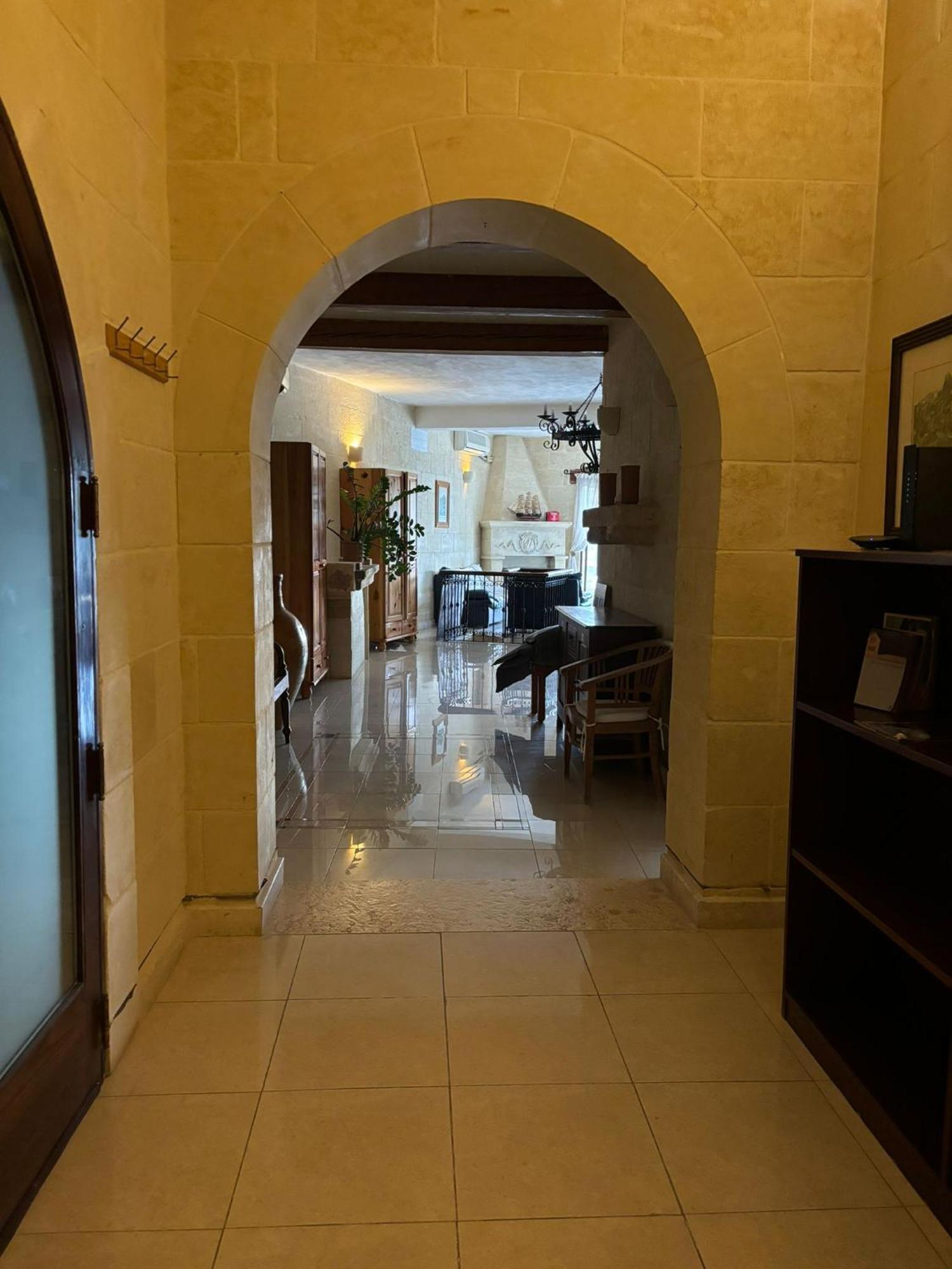 Gozo Island Escape Sleeps 4 With Private Bathroom Ghajn il-Kbira  Exterior foto