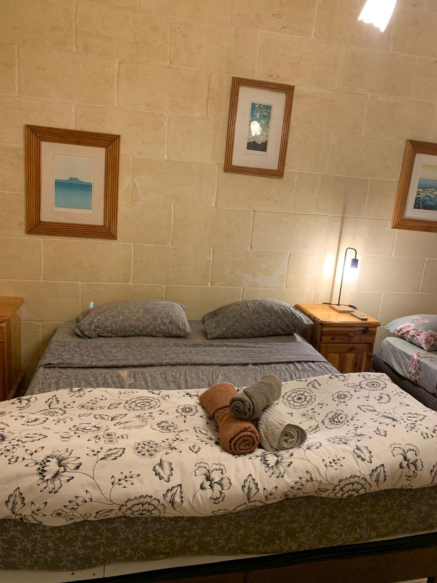 Gozo Island Escape Sleeps 4 With Private Bathroom Ghajn il-Kbira  Exterior foto