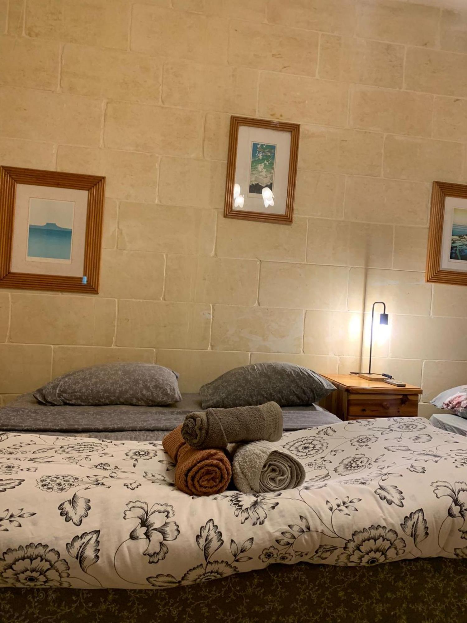 Gozo Island Escape Sleeps 4 With Private Bathroom Ghajn il-Kbira  Exterior foto